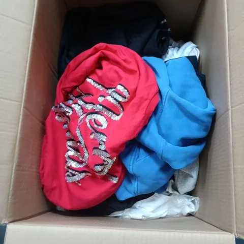 BOX OF APPROXIMATELY 15 ASSORTED CLOTHING ITEMS IN VARIOUS STYLES , COLOURS AND SIZES