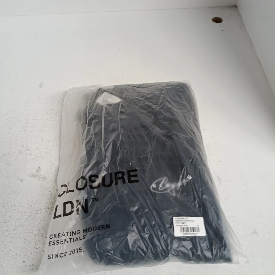 CLOSURE LDN SIGNATURE STUDIOS OPEN HEM JOGGER – MIDNIGHT BLUE – XL