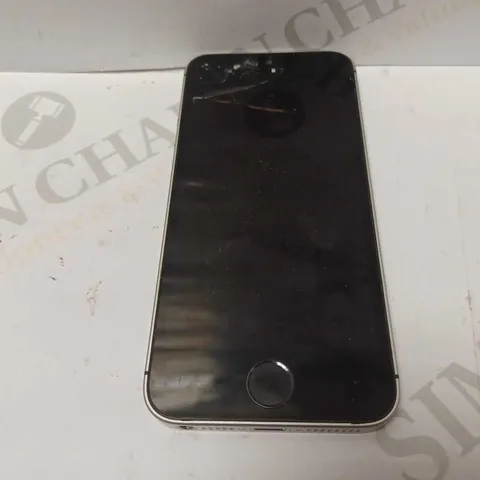 APPLE IPHONE SE (1ST GENERATION) - SILVER
