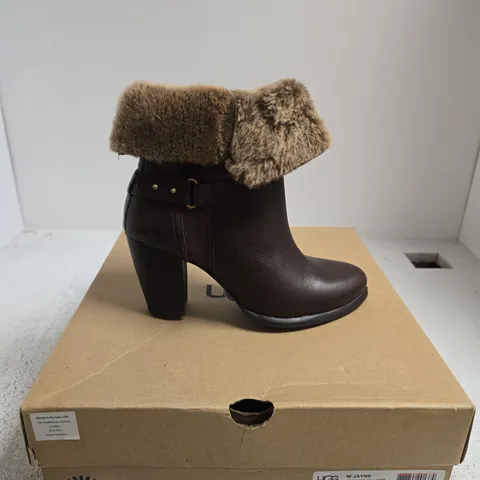 UGG WOMEN'S BROWN LEATHER BOOTS WITH PLUSH SHEARLING CUFF – UK 5.5