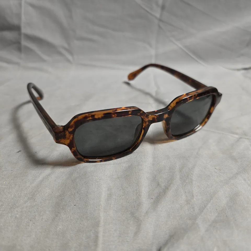 TORTOISESHELL SUNGLASSES DO-TIGOLI – WITH BOX