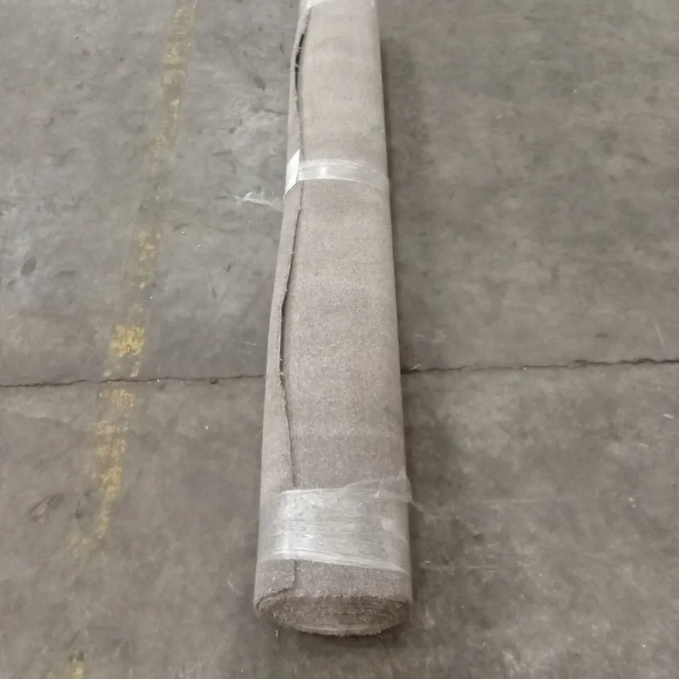 ROLL OF QUALITY CALM TWIST LINED OAK CARPET // APPROX SIZE: 2.4 x 5m