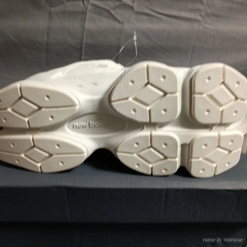 BOXED PAIR OF New Balance 9060 White Sneakers – UK SIZE 6.5