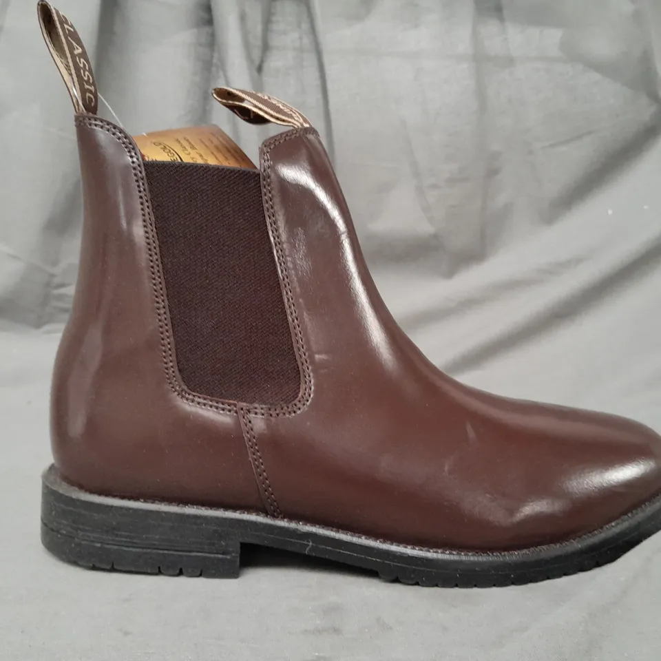 BOXED PAIR OF RHINEGOLD ANKLE BOOTS IN DARK BROWN SIZE 9