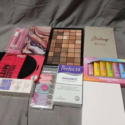 BOX OF APPROX 10 ASSORTED HEALTH & BEAUTY ITEMS- EYESHADOW PALETTE, LIP KIT & LIP BALMS, VITABIOTICS PERFECTIL RADIANCE