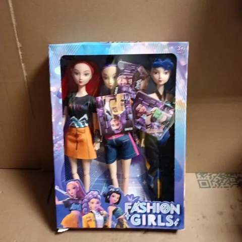 FASHION GIRLS BOXED DOLLS SET – 3 FASHION DOLLS