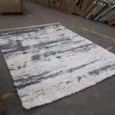 QUALITY DESIGNER AREA RUG - APPROXIMATELY 300X200CM