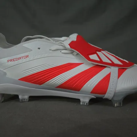 PAIR OF ADIDAS PREDATOR FOOTBALL BOOTS IN WHITE/RED UK SIZE 9