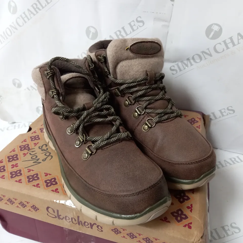 SKECHERS WARM BOOTS-BROWN SIZE 5