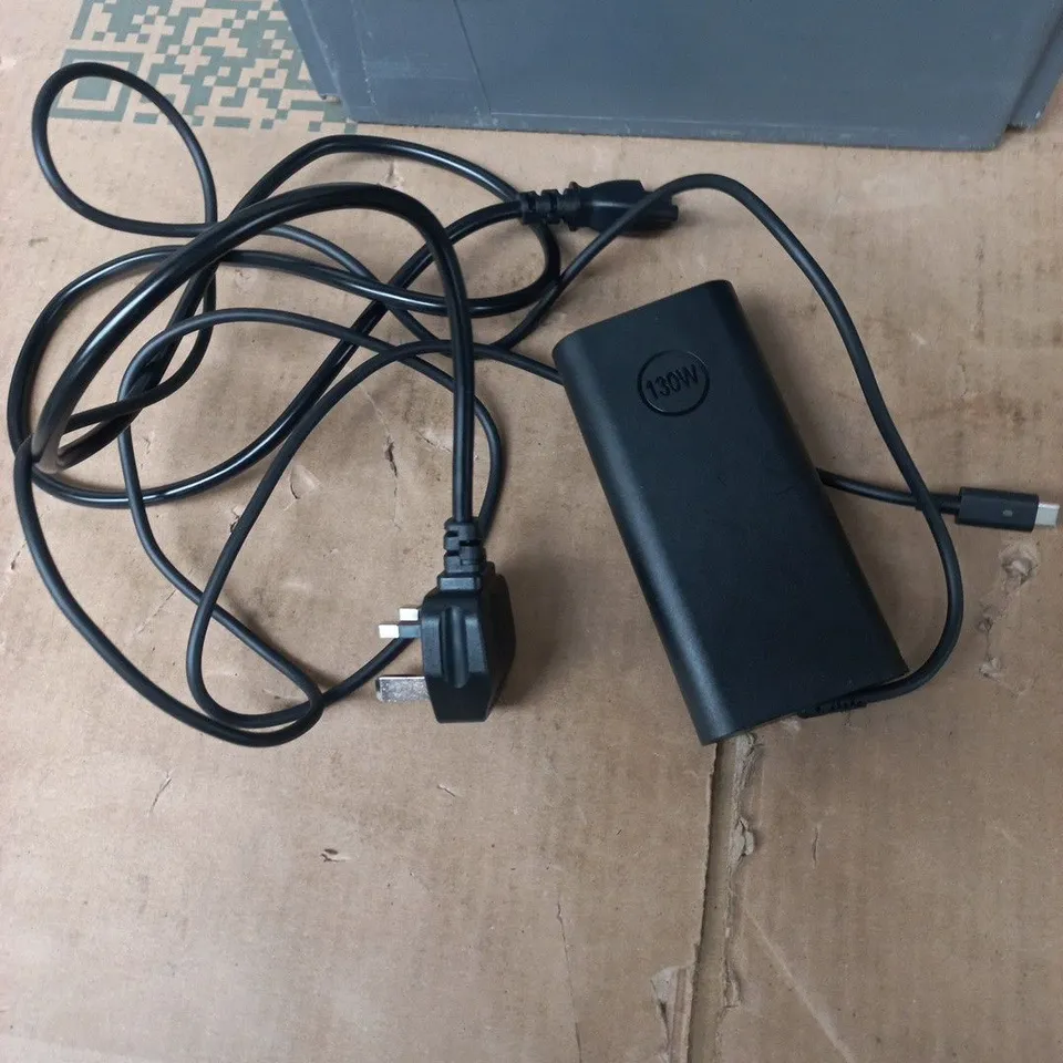 TOTE OF APPROXIMATELY 15 ASSORTED ITEMS TO INCLUDE: 130W POWER ADAPTER 