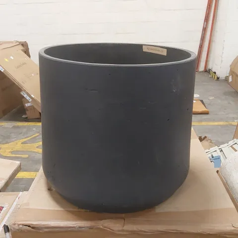 DESIGNER LARGE ROUND PLANTER