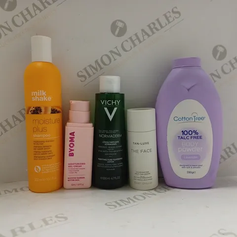 BOX OF APPROX 20 ASSORTED HEALTH AND BEAUTY ITEMS TO INCLUDE - VICHY NORMADERM LOTION PURIFIANTE - TAN LUXE THE FACE SELF TAN DROPS - MILK SHAKE MOISTURE PLUS SHAMPOO ECT