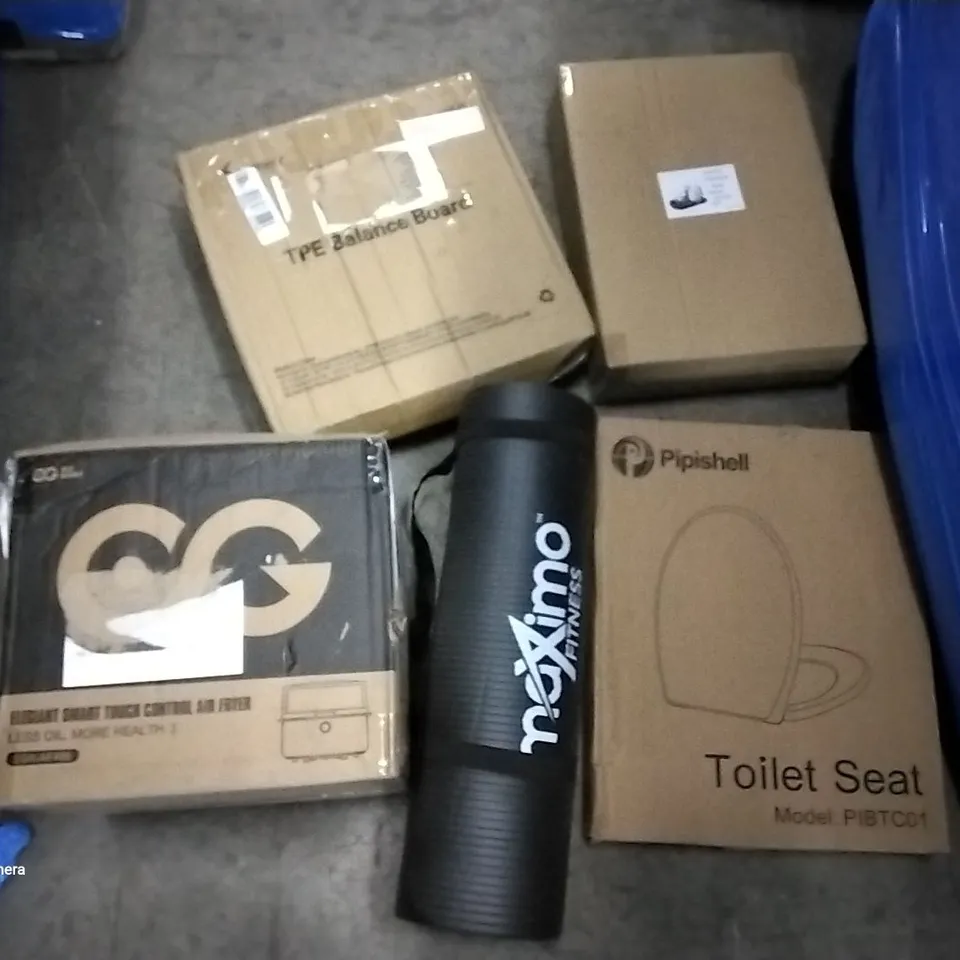 PALLET OF ASSORTED ITEMS INCLUDING PIPISHELL TOILET SEAT, TPE BALANCE BOARD, DISH RACK, STOREMIC TOILET SEAT, MAXIMUM FITNESS YOGA MAT, SMART TOUCH CONTROL AIR FRYER