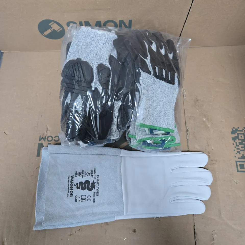 APPROXIMATELY 35 PAIRS OF SAFETY GLOVES TO INCLUDE WARRIOR WELDING GLOVES & PORTWEST TPV IMPACT CUT GLOVES