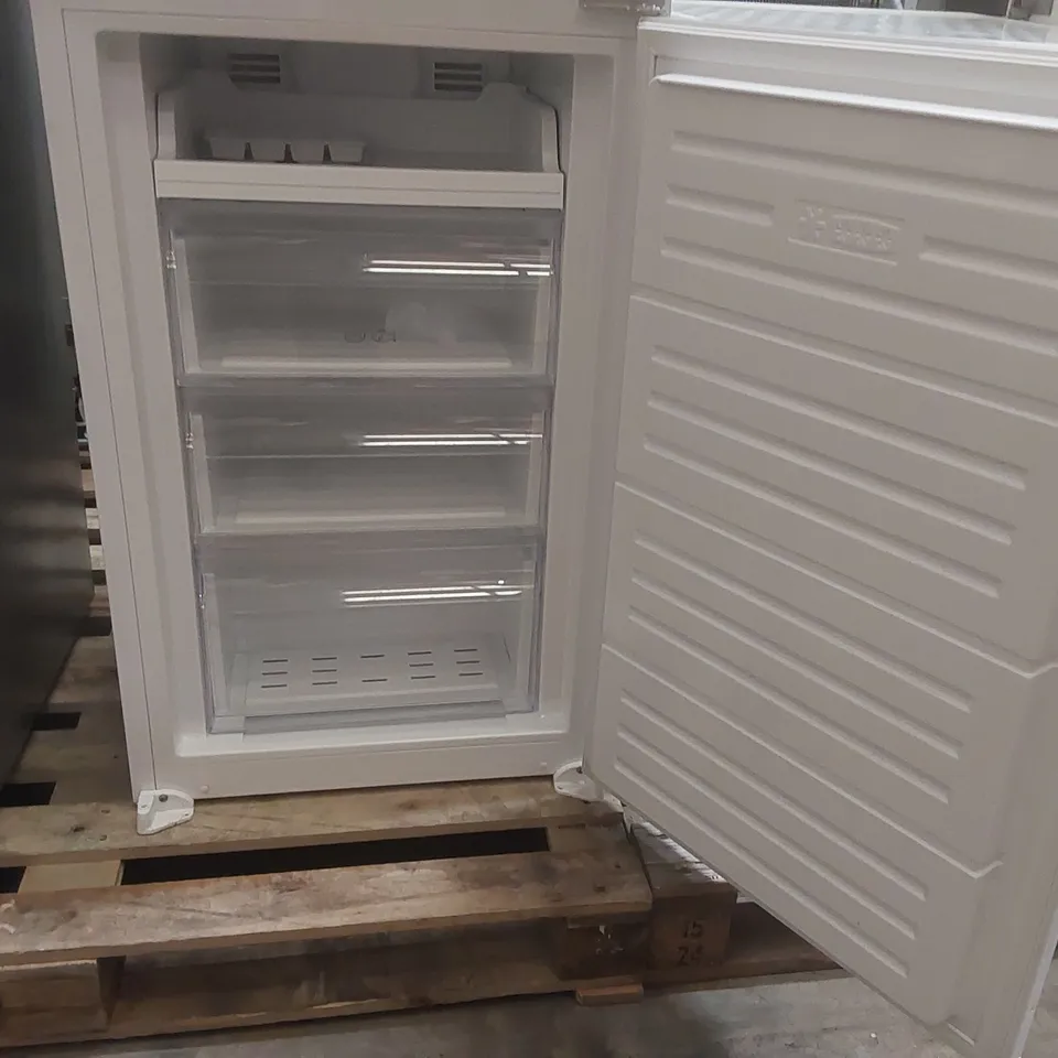 LOGIK LIFF5024 INTEGRATED 50/50 FRIDGE FREEZER