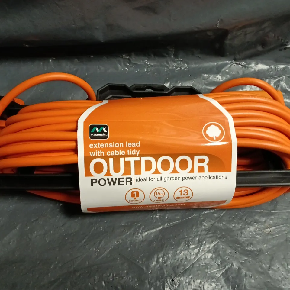 MASTERPLUG OUTDOOR POWER EXTENSION LEAD – 15M, ORANGE