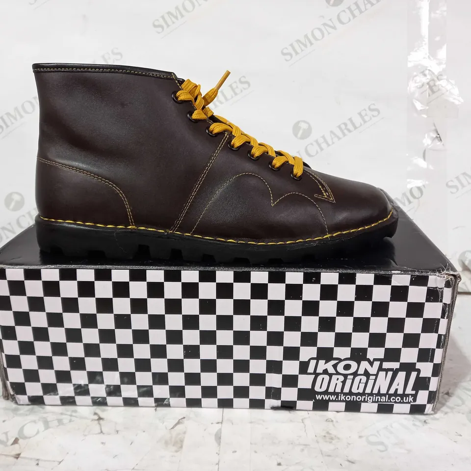 BOXED PAIR OF IKON ORIGINAL MONKEY BOOTS IN BROWN/YELLOW UK SIZE 8