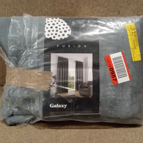 BAGGED GALAXY POLYESTER ROOM DARKENING CURTAINS // SIZE: 228 X 228cm