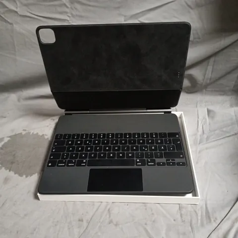 BOXED APPLE IPAD MAGIC KEYBOARD 