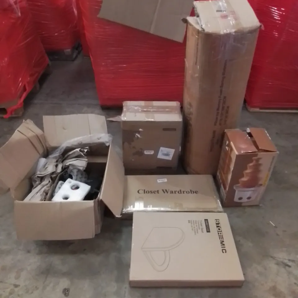 PALLET CONTAINING ASSORTED HOUSEHOLD & HOME IMPROVEMENT PRODUCTS. INCLUDES TOILET SEAT, CLEANING DEVICE, CHOCOLATE FONDUE FOUNTAIN ETC 