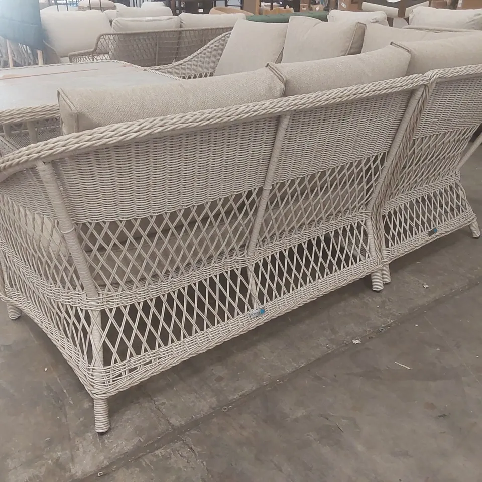 COTSWOLD WICKER MINI CORNER SET WITH HEIGHT ADJUST TABLE
