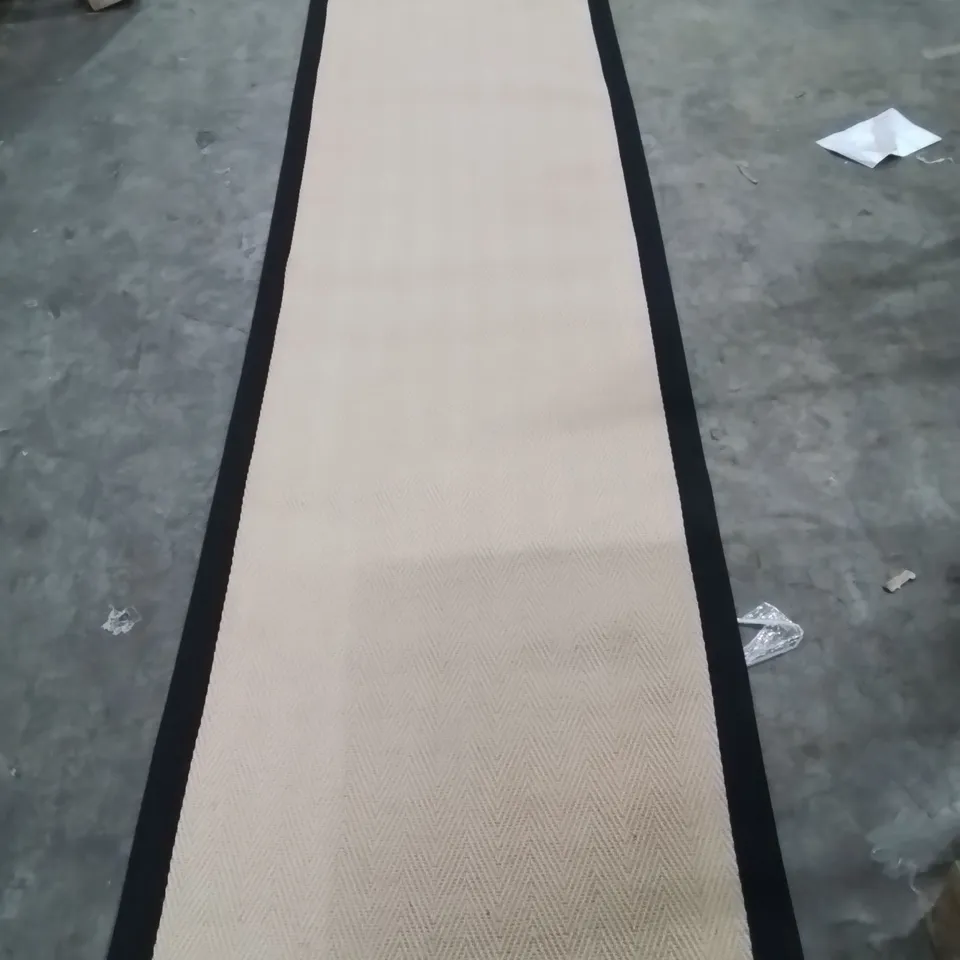 QUALITY DESIGNER AREA RUG - APPROXIMATELY 300X80CM