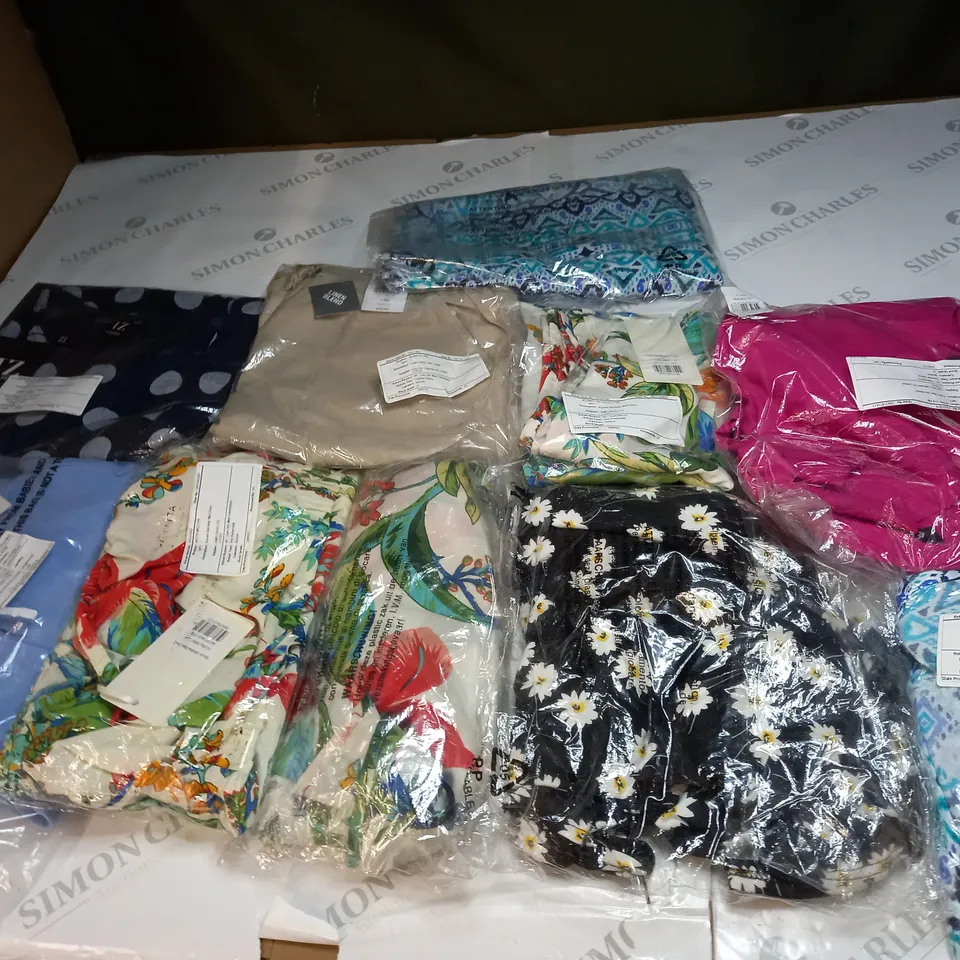 BAG OF APPROX 10 ASSORTED CLOTHING ITEMS TO INCLUDE - MAISON DE NIMES - EMELIA