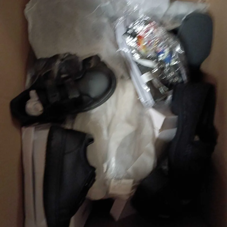 APPROXIMATELY 15 PAIRS OF ASSORTED SHOES TO INCLUDE - BOOTS - SLIPPERS - TRAINERS ETC