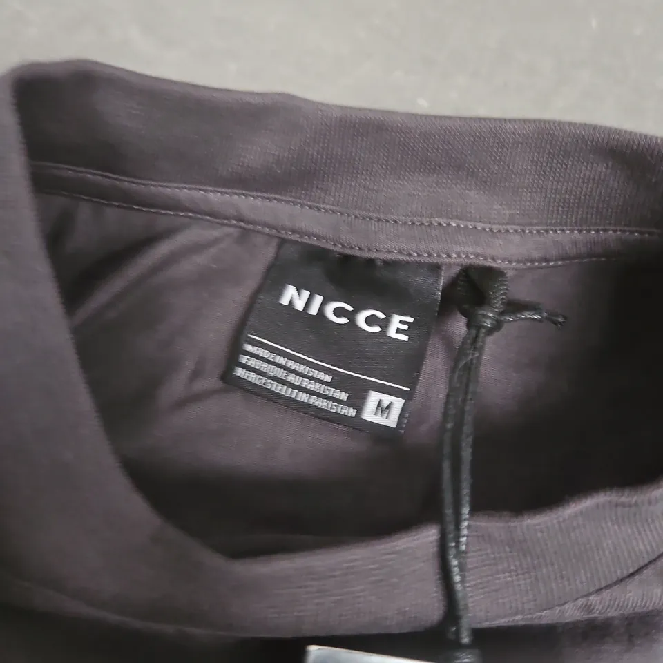 NICCE SCORA T-SHIRT IN COAL - MEDIUM