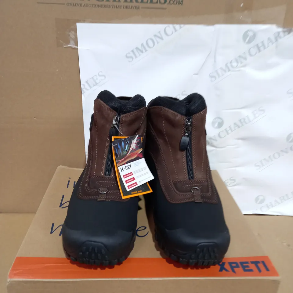 BOXED PAIR OF XPETI MENS SNOWRIDER MID ZIPPER LEATHER WATERPROOF WALKING BOOTS SIZE 7