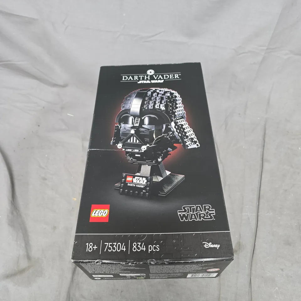 BOXED LEGO STAR WARS DARTH VADER HELMET - 75304