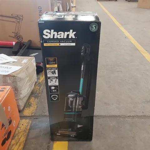 BOXED SHARK ANTI HAIR WRAP UPRIGHT VACUUM [NZ690UK] (1 BOX)