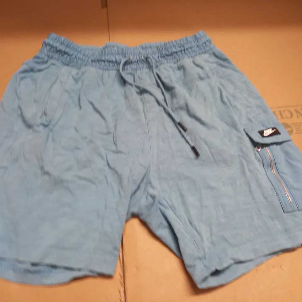 NIKE LIGHT BLUE CARGO SHORTS - M