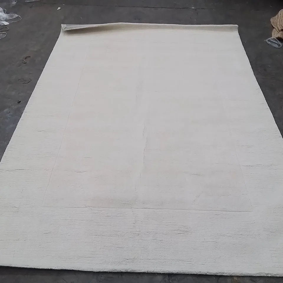 QUALITY DESIGNER AREA RUG - APPROXIMATELY 283x199cm