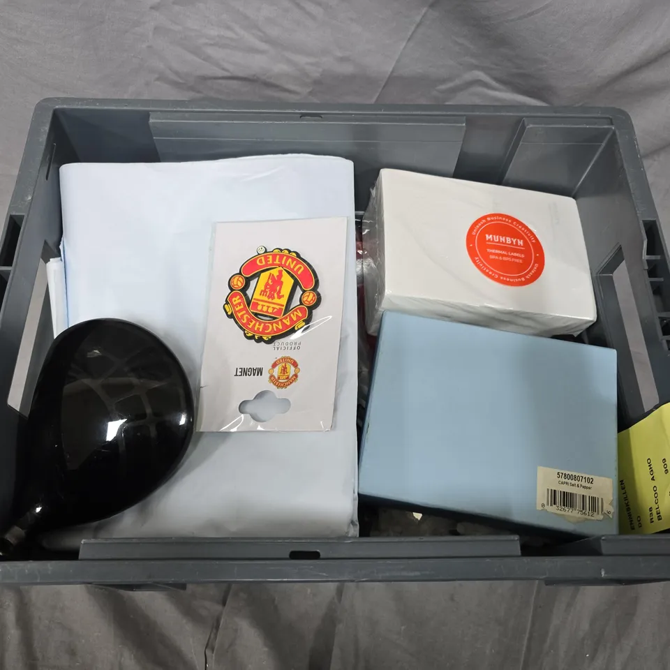 APPROXIMATELY 20 ASSORTED HOUSEHOLD ITEMS 