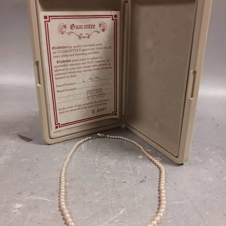ELIZABETHAN SIMULATED PEARL NECKLACE 