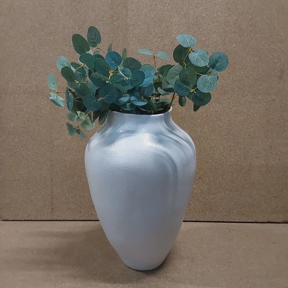 FAUX PLANT IN POT