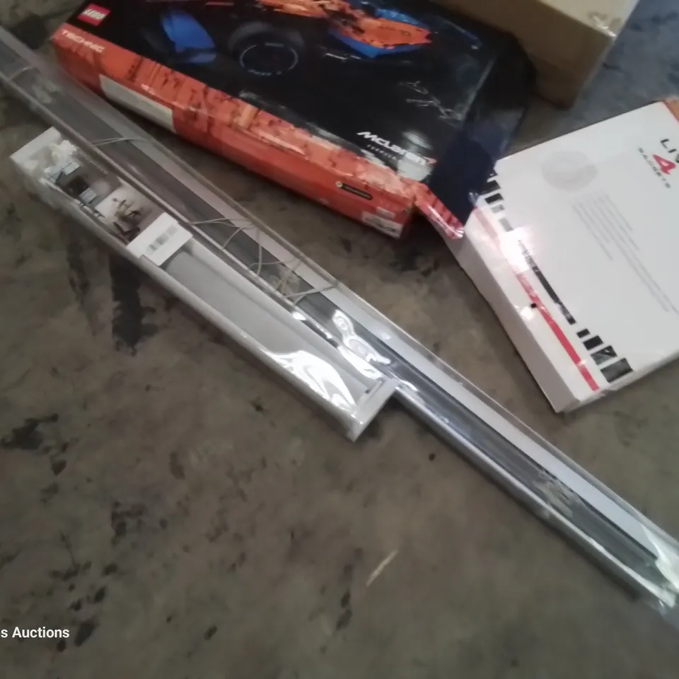 PALLET OF ASSORTED PRODUCTS, INCLUDING, LEGO McLAREN 2022 F1, TOILET SEAT, ROLLER & VENECION BLINDS, OFFICE CHAIR.N