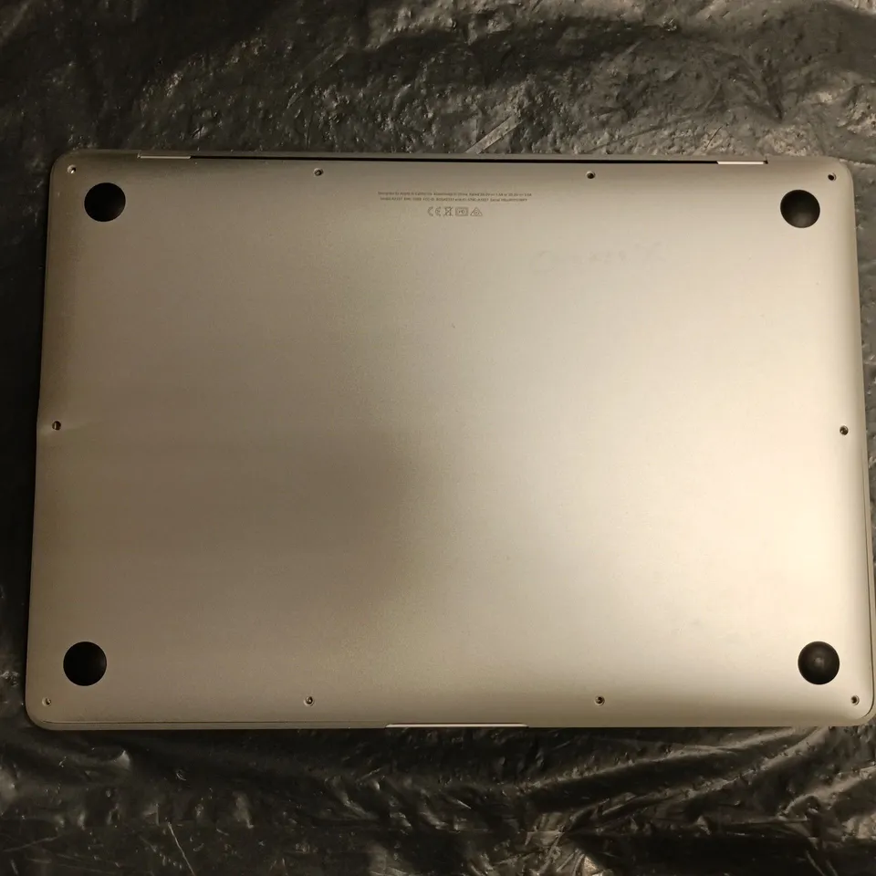 APPLE MACBOOK AIR (A2337)