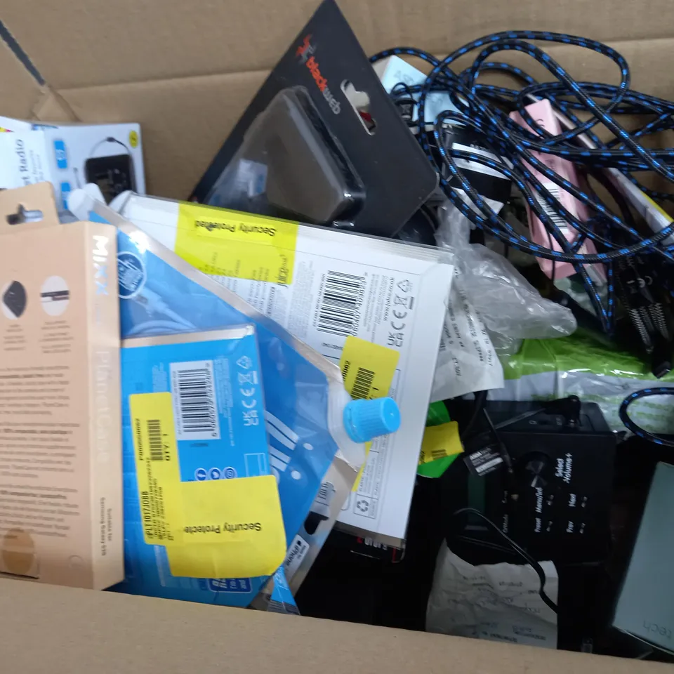 BOX OF APPROXIMATELY 20 ASSORTED ELECTRICALS TO INCLUDE JUICE CABLE, BLACKWEB PHONE CASE, WIRED EARBUDS, ETC