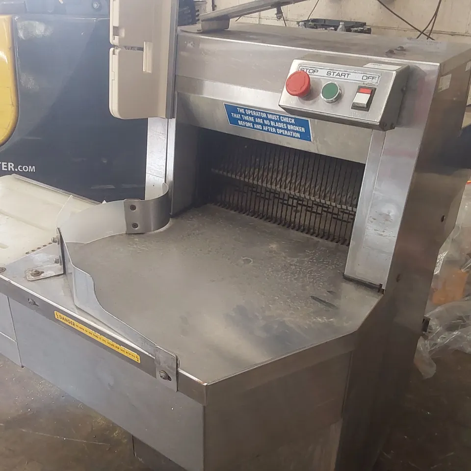 COMMERCIAL BREAD SLICER
