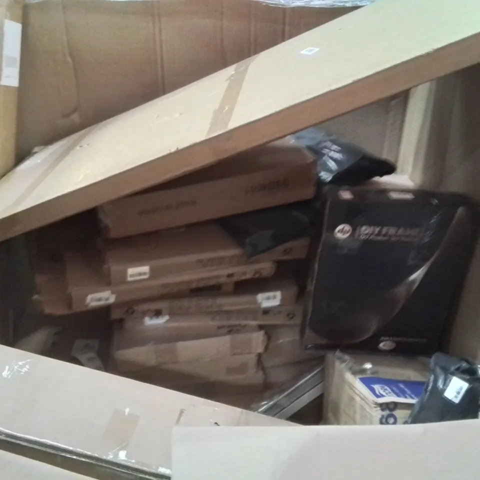 PALLET CONTAINING ASSORTED ITEMS TO INCLUDE: HOLLYWOOD MAKEUP/VANITY MIRRORS, LED CEILING LIGHTS, OIL FILLED RADIATOR ECT