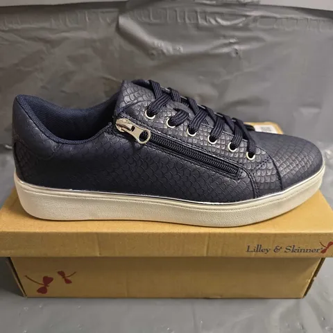 BOXED PAIR OF LILLEY AND SKINNER TRAINERS - UK SIZE 41
