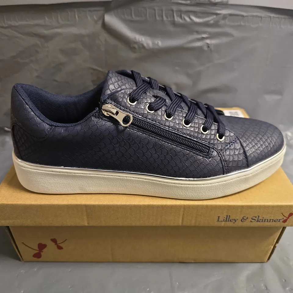 BOXED PAIR OF LILLEY AND SKINNER TRAINERS - UK SIZE 41