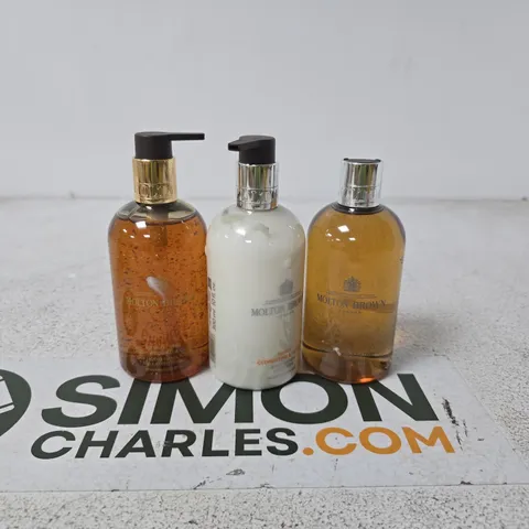 BOX OF 10 ASSORTED MOLTON BROWN ITEMS 
