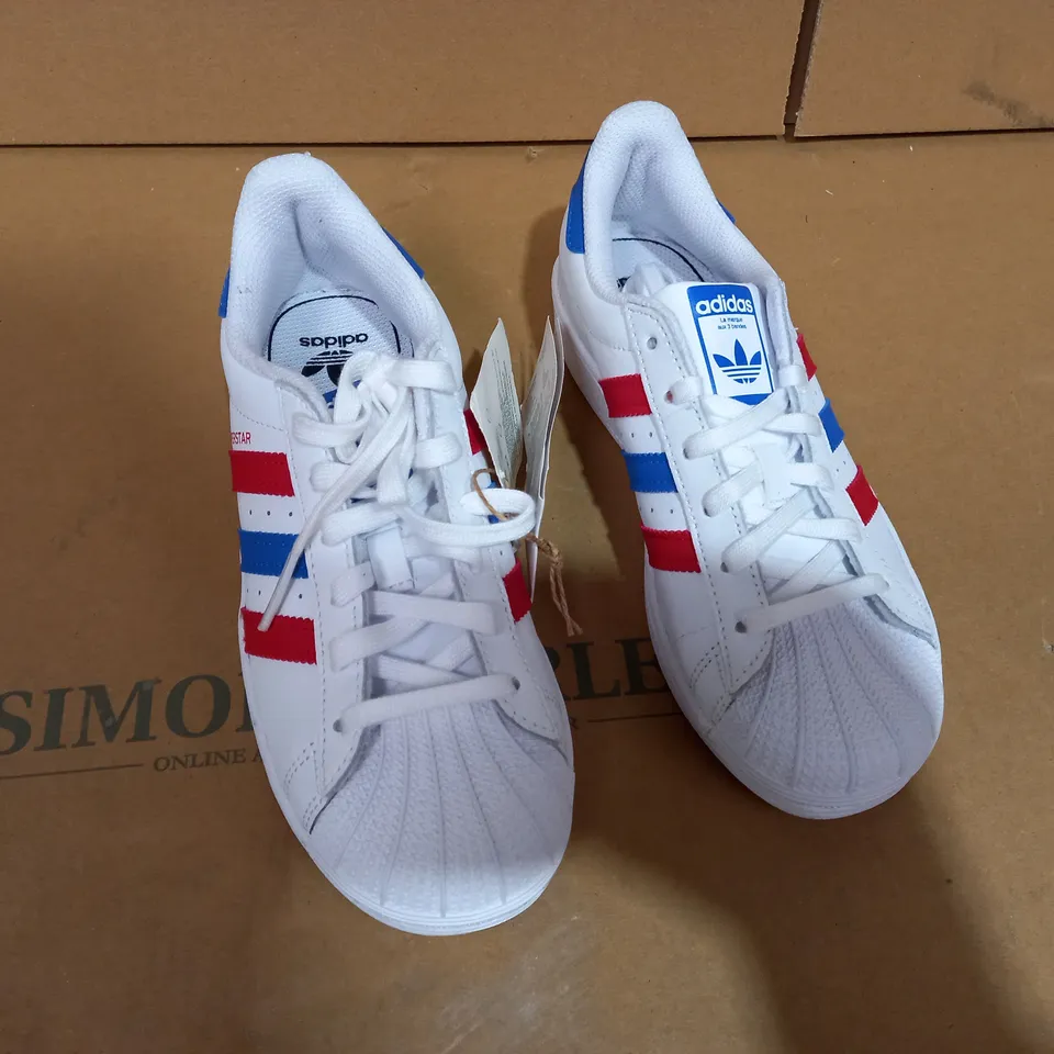 PAIR OF SIZE 1.5 ADIDAS SUPERSTAR TRAINERS 