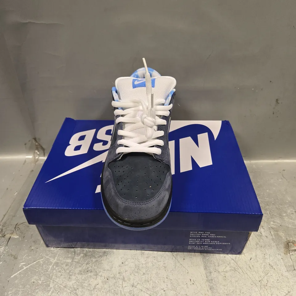 BOXED PAIR OF NIKE DUNK LOW TRAINERS - 10