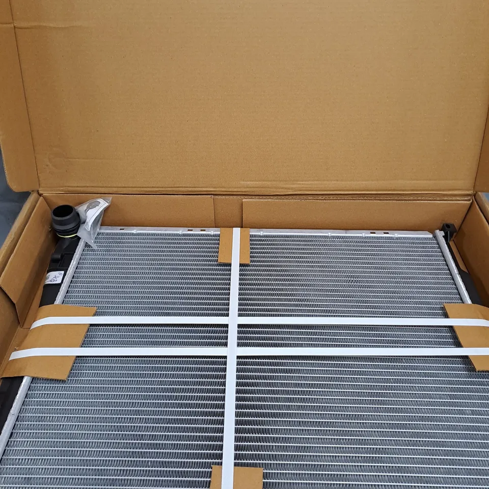 BOXED AUTOSTAR BMW E46 VEHICLE RADIATOR 