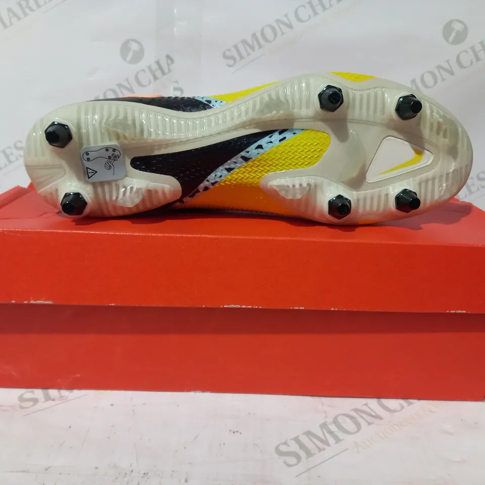 BOXED PAIR OF NIKE PHANTOM GT2 ELITE SG-PRO FOOTBALL BOOTS IN BLUE/YELLOW UK SIZE 8
