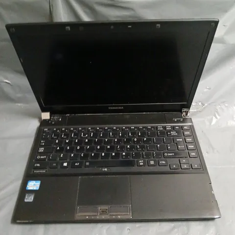 TOSHIBA PORTEGE R930 LAPTOP 